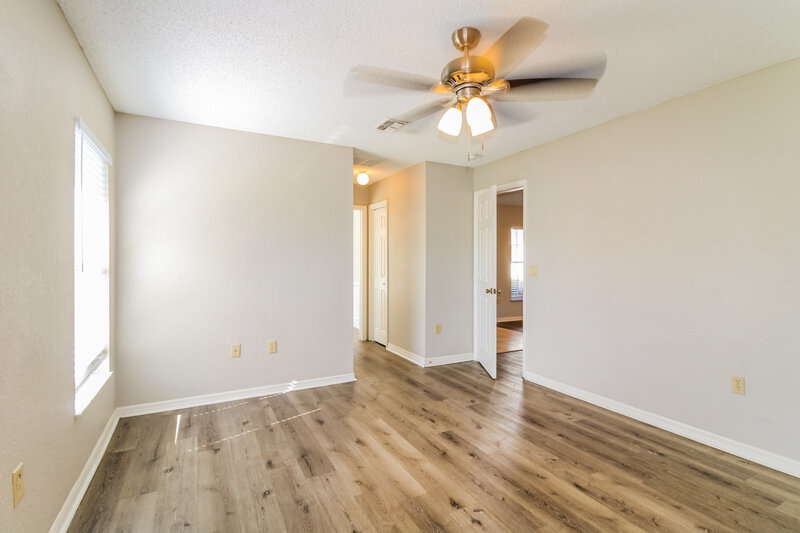 1,725/Mo, 3352 Bluestone Ave Spring Hill, FL 34609 Main Bedroom View 2