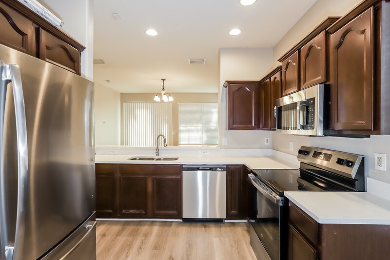2,340/Mo, 8549 Deer Chase Dr Riverview, FL 33578 Kitchen View 2