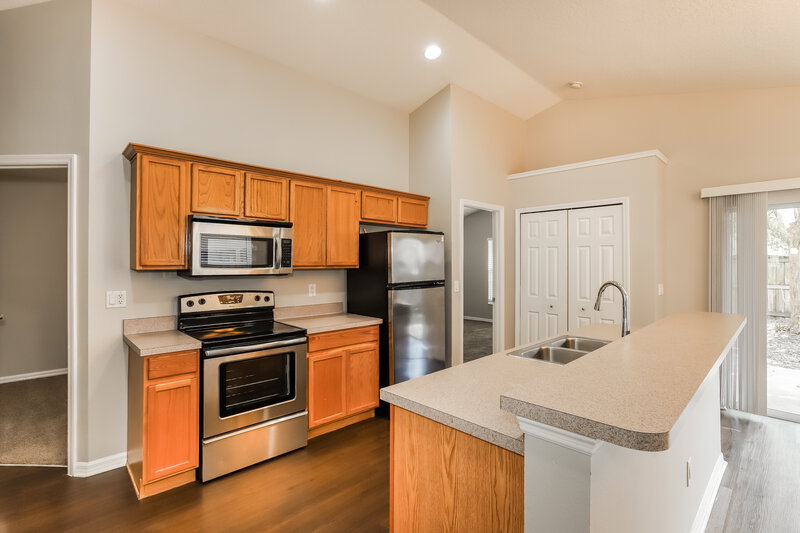 1,970/Mo, 11722 Mango Cross Ct Seffner, FL 33584 Kitchen View 2