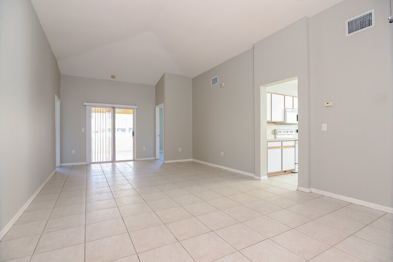 2,370/Mo, 1305 Sweet Gum Dr Brandon, FL 33511 Living Room View