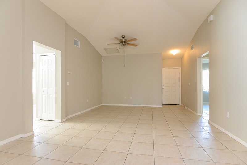 2,370/Mo, 1305 Sweet Gum Dr Brandon, FL 33511 Living Room View 2