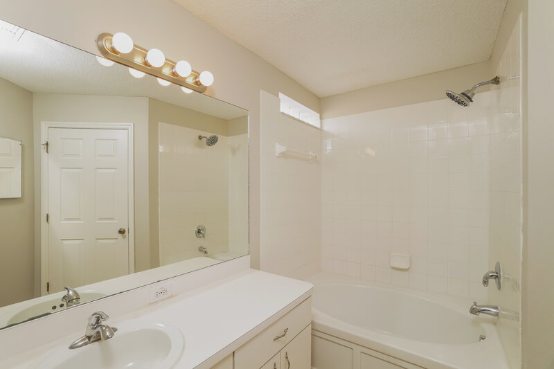 2,065/Mo, 6035 Pointe Pleasant Blvd Zephyrhills, FL 33545 Misc View 13