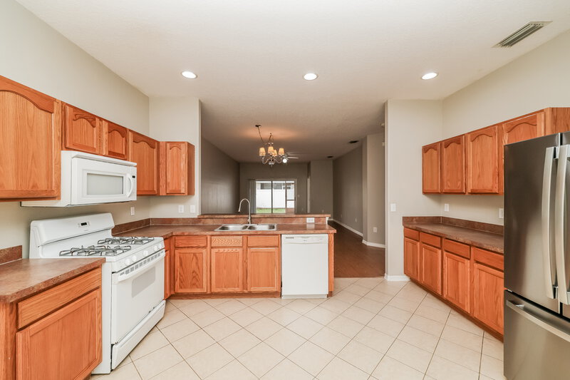2,145/Mo, 31248 Shaker Cir Wesley Chapel, FL 33543 Kitchen View