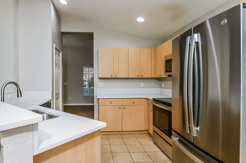 2,065/Mo, 11351 Coconut Island Dr Riverview, FL 33569 Kitchen View 3