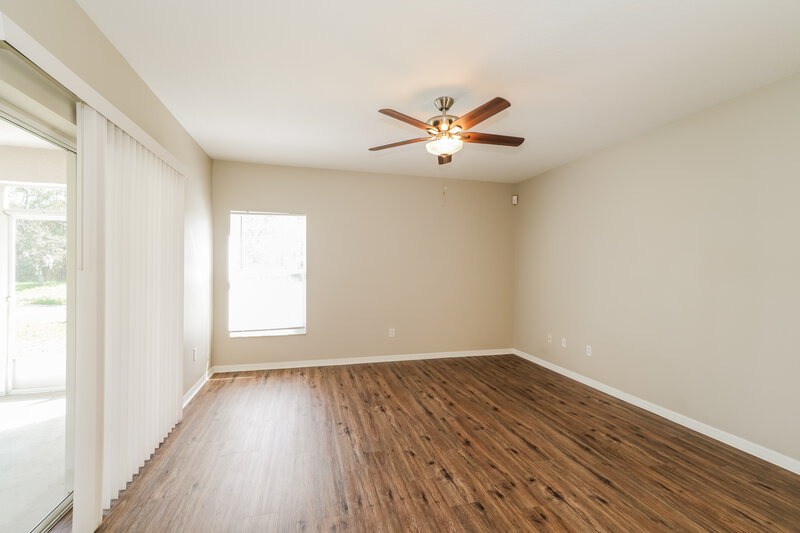 2,270/Mo, 5714 Tanagerlake Rd Lithia, FL 33547 Living Room View 2