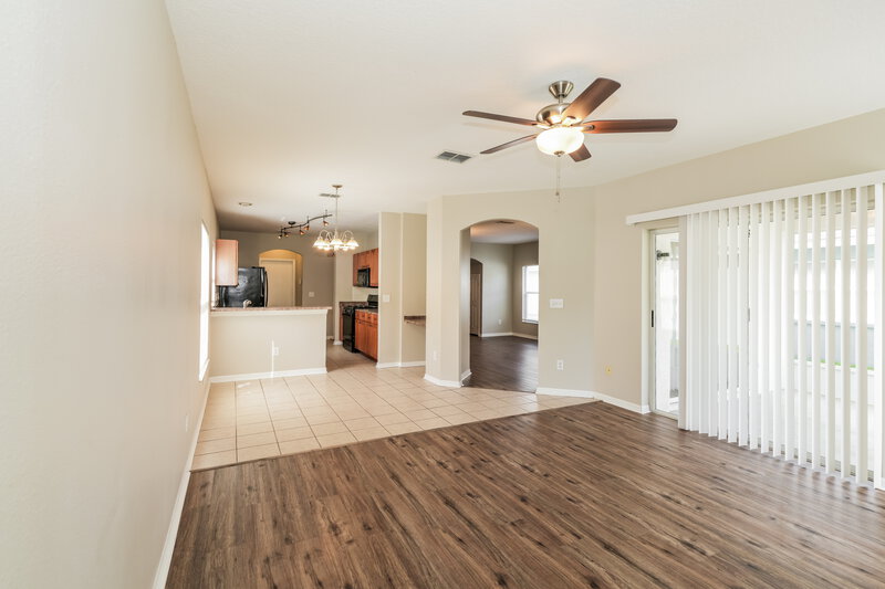 2,270/Mo, 5714 Tanagerlake Rd Lithia, FL 33547 Living Room View 3
