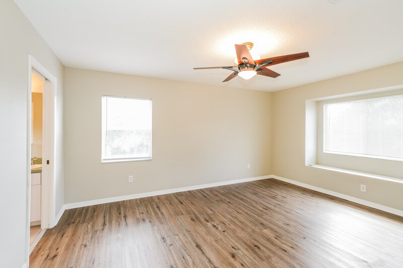 2,270/Mo, 5714 Tanagerlake Rd Lithia, FL 33547 Main Bedroom View