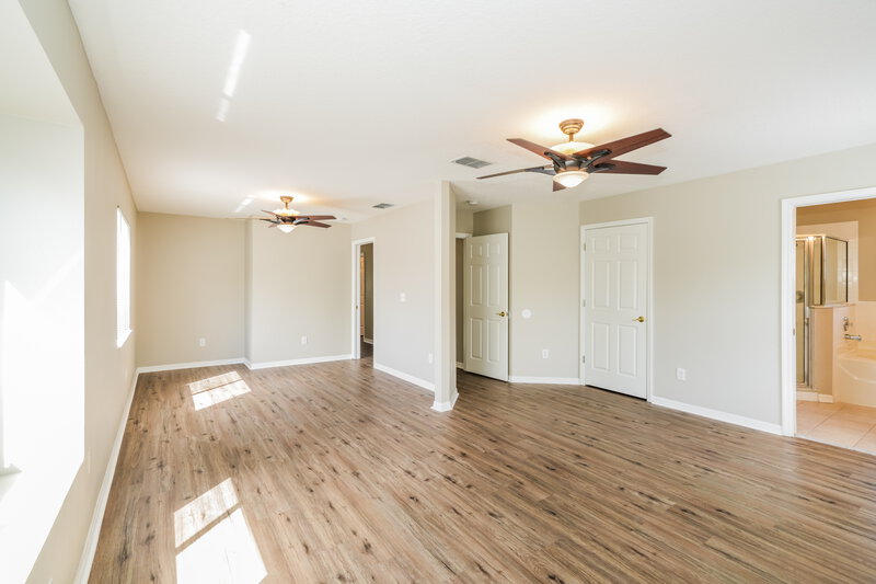 2,270/Mo, 5714 Tanagerlake Rd Lithia, FL 33547 Main Bedroom View 2