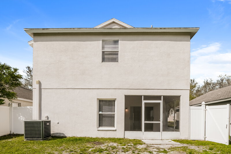2,270/Mo, 5714 Tanagerlake Rd Lithia, FL 33547 Rear View