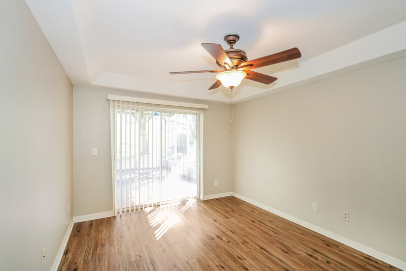 2,140/Mo, 742 Cape Cod Cir Valrico, FL 33594 Main Bedroom View