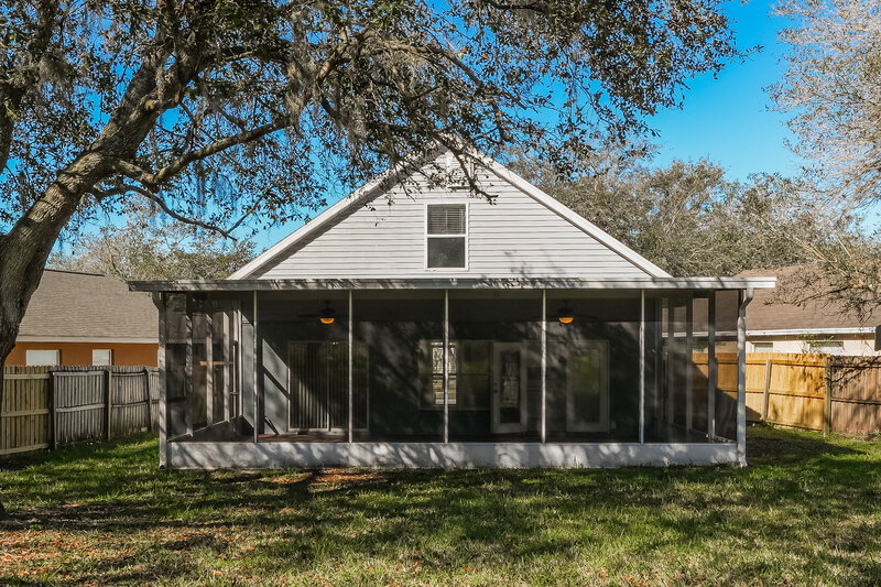 2,140/Mo, 742 Cape Cod Cir Valrico, FL 33594 Rear View