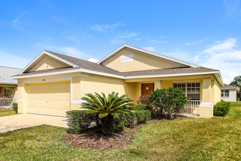 2,235/Mo, 11903 Autumn Creek Dr Riverview, FL 33569 Front View
