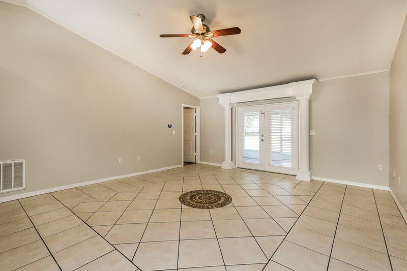 1,825/Mo, 2738 Hickory Ridge Dr Lakeland, FL 33813 Living Room View 2