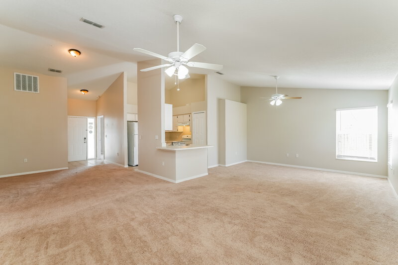2,110/Mo, 2132 Ridgemore Dr Valrico, FL 33594 Living Room View 3