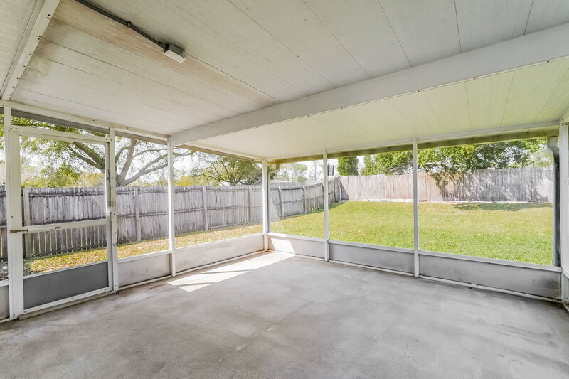 2,110/Mo, 2132 Ridgemore Dr Valrico, FL 33594 Sun Room View