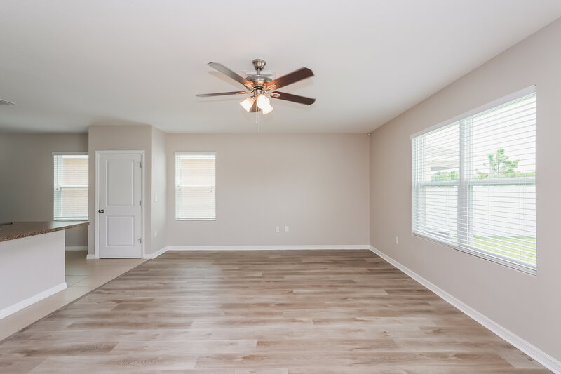 2,635/Mo, 10145 Geese Trail Cir Sun City Center, FL 33573 Living Room View 2