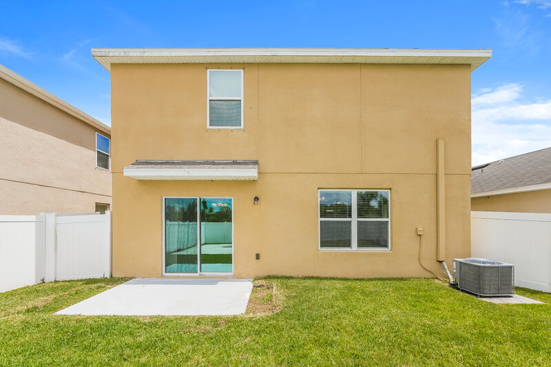 2,635/Mo, 10145 Geese Trail Cir Sun City Center, FL 33573 Rear View 2