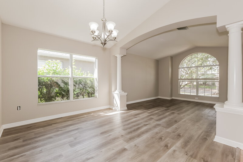 0/Mo, 433 Down Pine Dr Seffner, FL 33584 Dining Room View