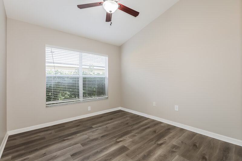 0/Mo, 433 Down Pine Dr Seffner, FL 33584 Bedroom View