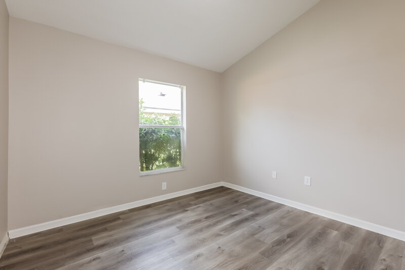 0/Mo, 433 Down Pine Dr Seffner, FL 33584 Bedroom View 2