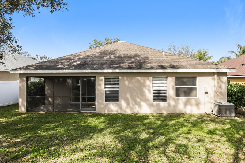 0/Mo, 433 Down Pine Dr Seffner, FL 33584 Rear View