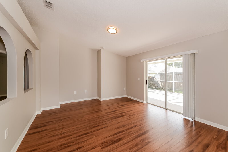 2,240/Mo, 4705 Dragon Tail Ct Valrico, FL 33594 Living Room View 2