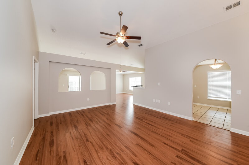 2,240/Mo, 4705 Dragon Tail Ct Valrico, FL 33594 Family Room View