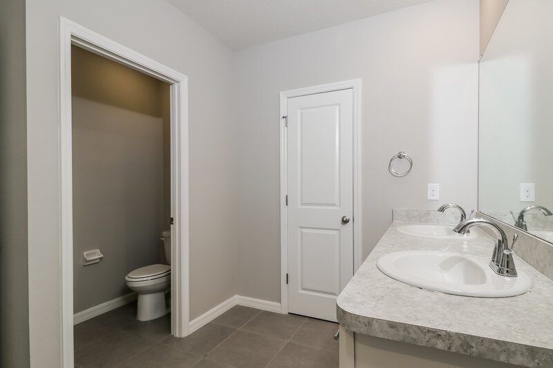 2,400/Mo, 6526 Seaway Dr Brooksville, FL 34604 Main Bathroom View