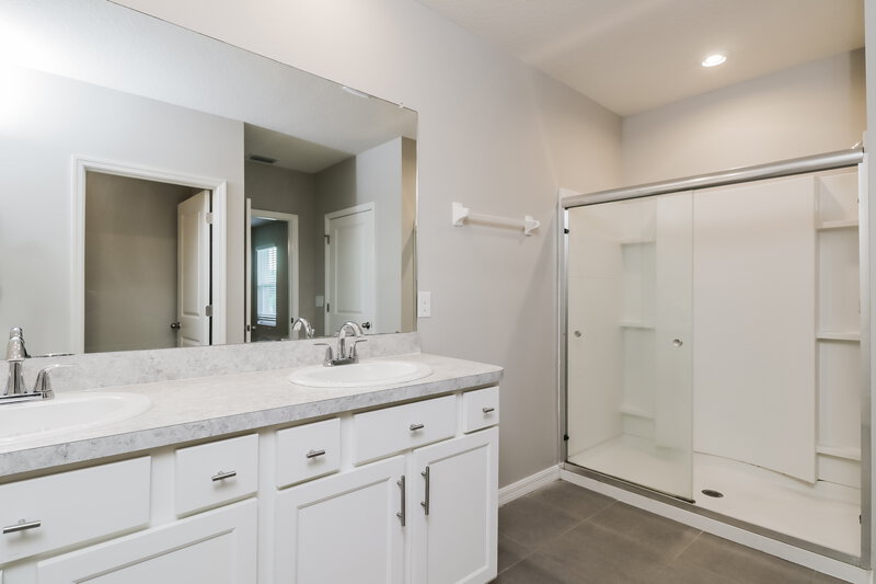 2,400/Mo, 6526 Seaway Dr Brooksville, FL 34604 Bathroom View