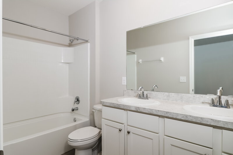 2,400/Mo, 6526 Seaway Dr Brooksville, FL 34604 Bathroom View 2