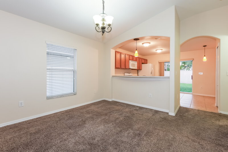 1,810/Mo, 2205 Colville Chase Dr Ruskin, FL 33570 Dining Room View 2
