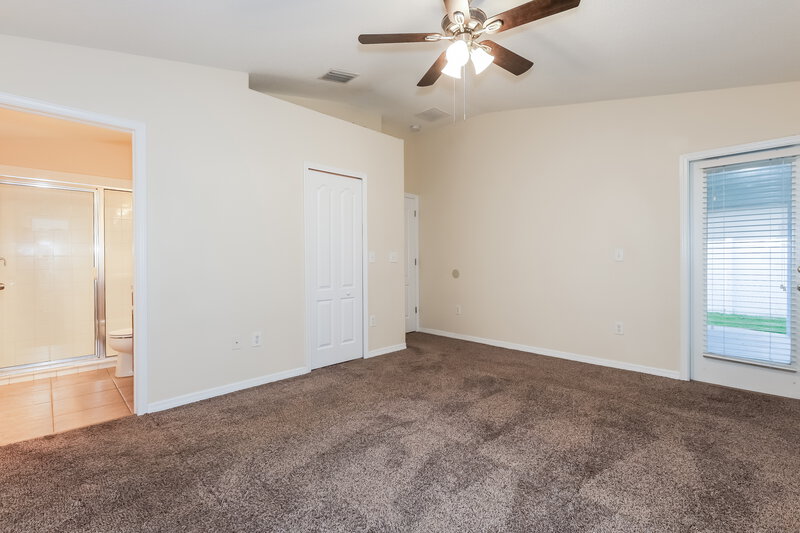 1,810/Mo, 2205 Colville Chase Dr Ruskin, FL 33570 Main Bedroom View 2