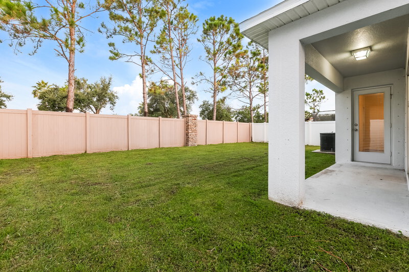 1,810/Mo, 2205 Colville Chase Dr Ruskin, FL 33570 Rear View