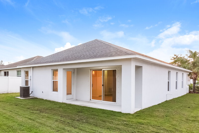 1,810/Mo, 2205 Colville Chase Dr Ruskin, FL 33570 Rear View 2