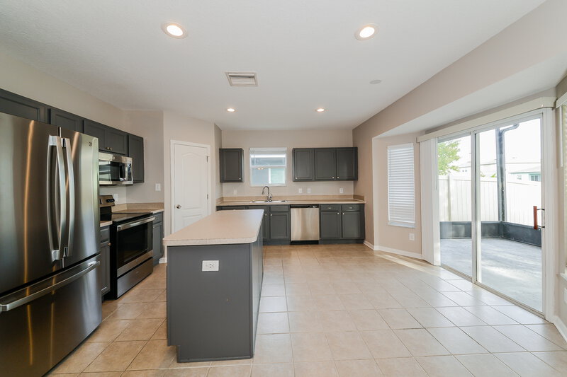 2,305/Mo, 1131 Seminole Sky Dr Ruskin, FL 33570 Kitchen View 2