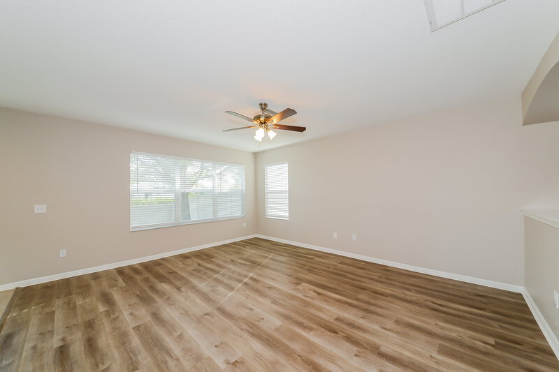 2,305/Mo, 1131 Seminole Sky Dr Ruskin, FL 33570 Main Bedroom View