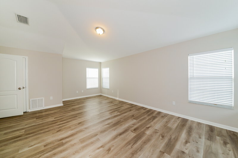 2,305/Mo, 1131 Seminole Sky Dr Ruskin, FL 33570 Bedroom View 2