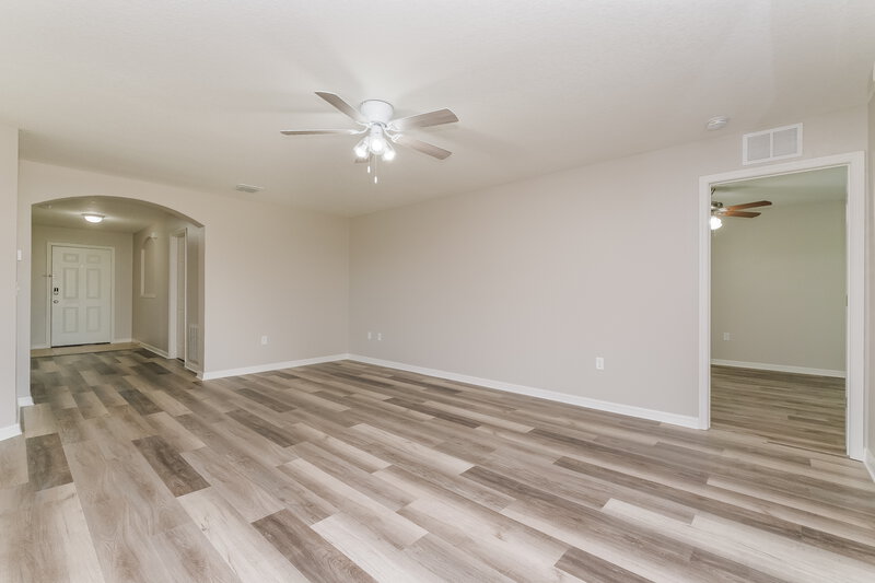 1,850/Mo, 6643 Wirevine Dr Brooksville, FL 34602 Living Room View 3