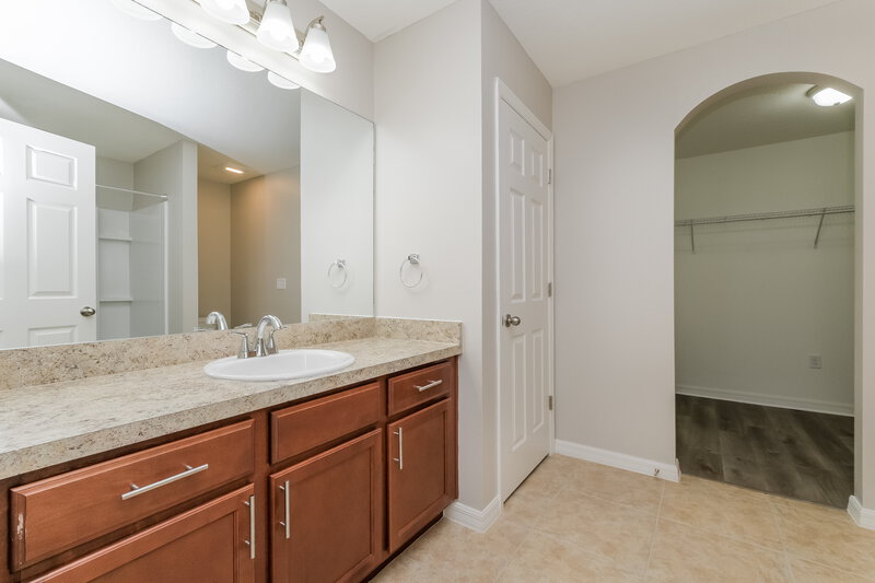 1,850/Mo, 6643 Wirevine Dr Brooksville, FL 34602 Main Bathroom View