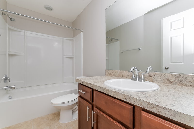 1,850/Mo, 6643 Wirevine Dr Brooksville, FL 34602 Bathroom View