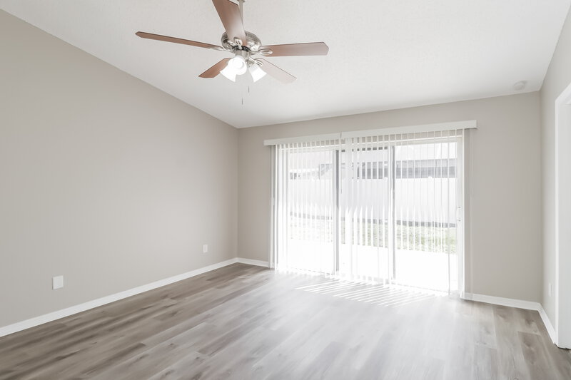 2,450/Mo, 9765 Fox Hollow Rd Tampa, FL 33647 Main Bedroom View