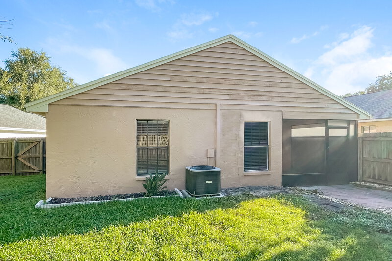 2,310/Mo, 619 Bellingham Pl Palm Harbor, FL 34684 Rear View