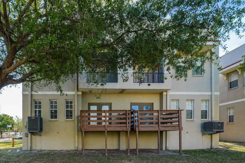 1,950/Mo, 6516 Quiet Pool Ct Apollo Beach, FL 33572 Rear View 2
