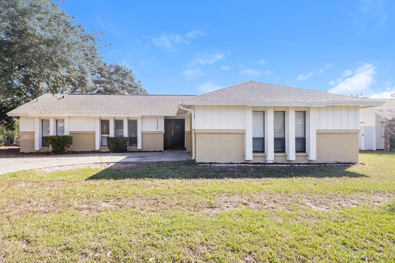 1,950/Mo, 13700 Whitby Rd Hudson, FL 34667 External View