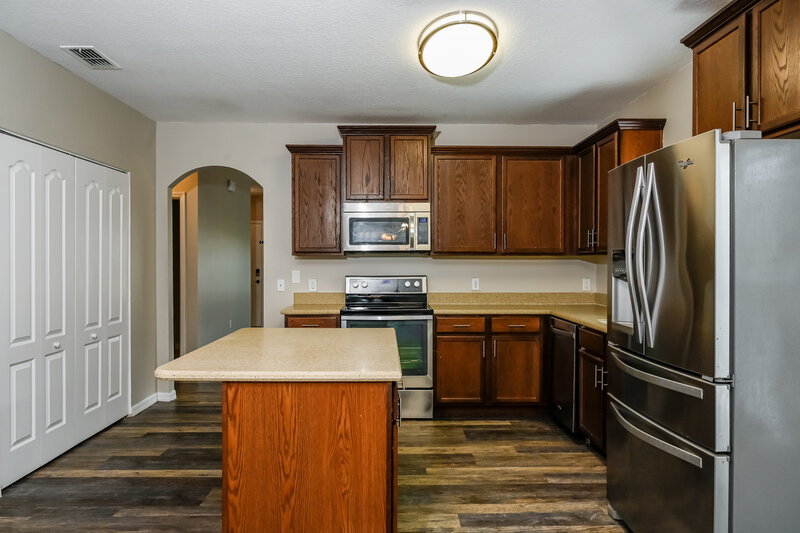 2,415/Mo, 6881 Glenbrook Dr Lakeland, FL 33811 Kitchen View 2