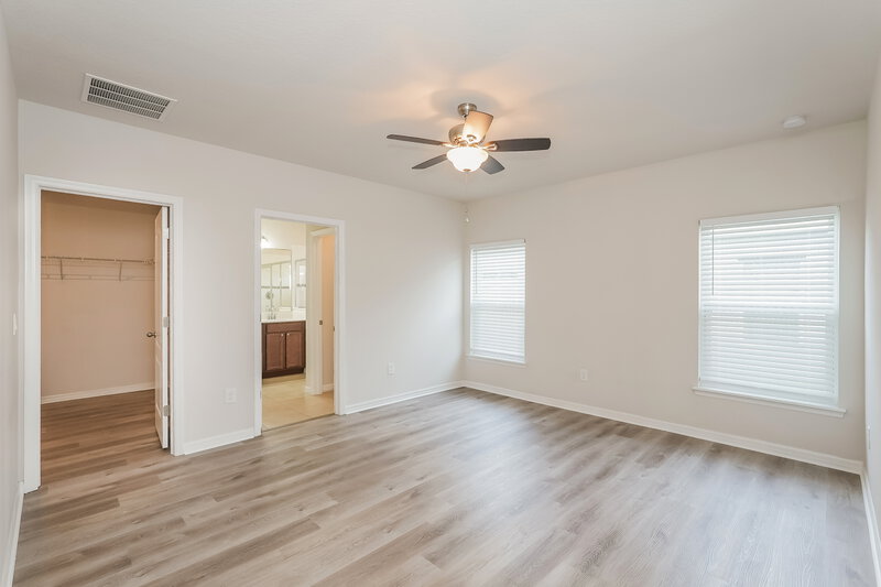 2,030/Mo, 10423 Hawks Landing Dr Land O Lakes, FL 34638 Main Bedroom View 2