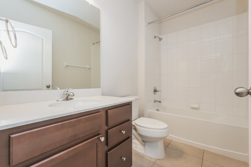 2,030/Mo, 10423 Hawks Landing Dr Land O Lakes, FL 34638 Bathroom View