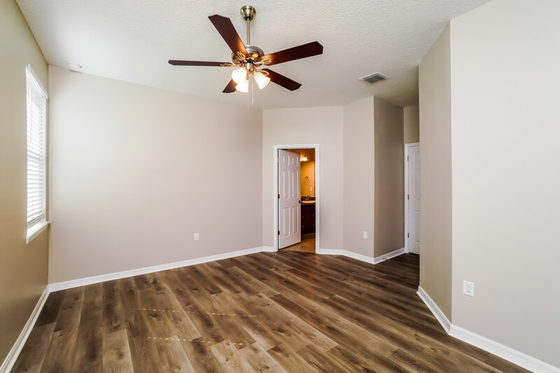 2,125/Mo, 6550 Wirevine Dr Brooksville, FL 34602 Main Bedroom View