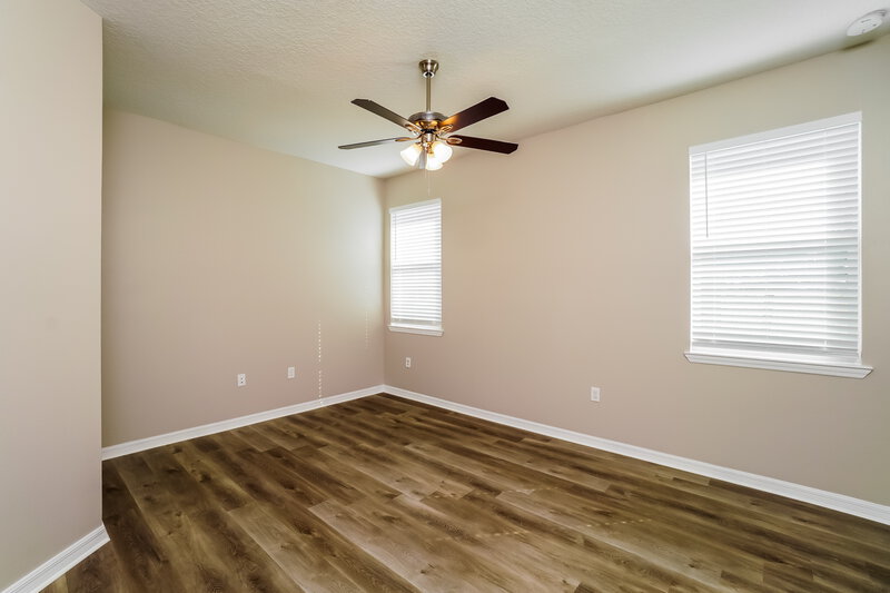 2,125/Mo, 6550 Wirevine Dr Brooksville, FL 34602 Main Bedroom View 2