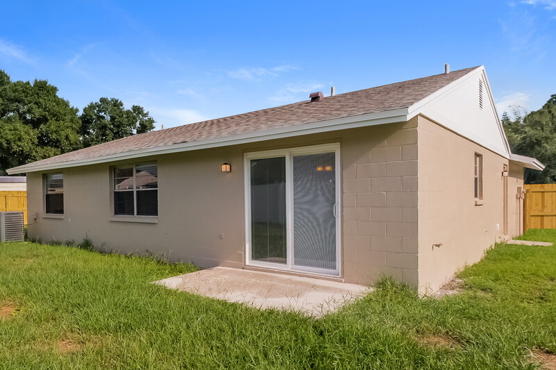 2,080/Mo, 6403 Reef Cir Tampa, FL 33625 Rear View